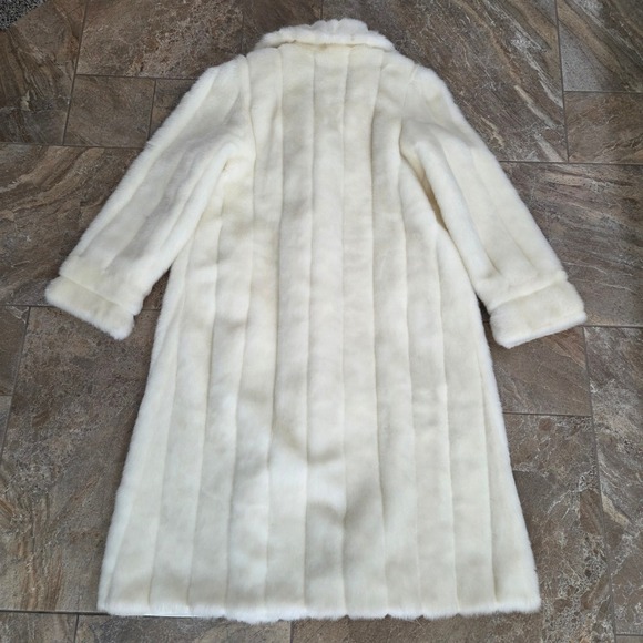 Terry Lewis Classic Luxuries Faux Fur Coat Winter White Ribbed Longline Coat - Picture 10 of 12